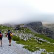 Llegando al Brentei - Detrás, escondido tras las nubes, el imponente Crozzon di Brenta