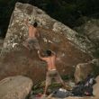 Zona de Boulders (bloques) - El �rea de boulders est� frente a la zona de v�as, separadas entre s�, por el r�o.
Ya est�n abiertos algunos bloques, sin embargo hay m�s bloques por abrir.